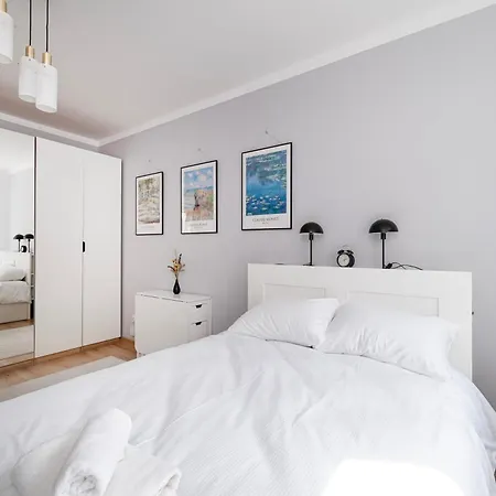 Zielna Comfort By Bookinghost